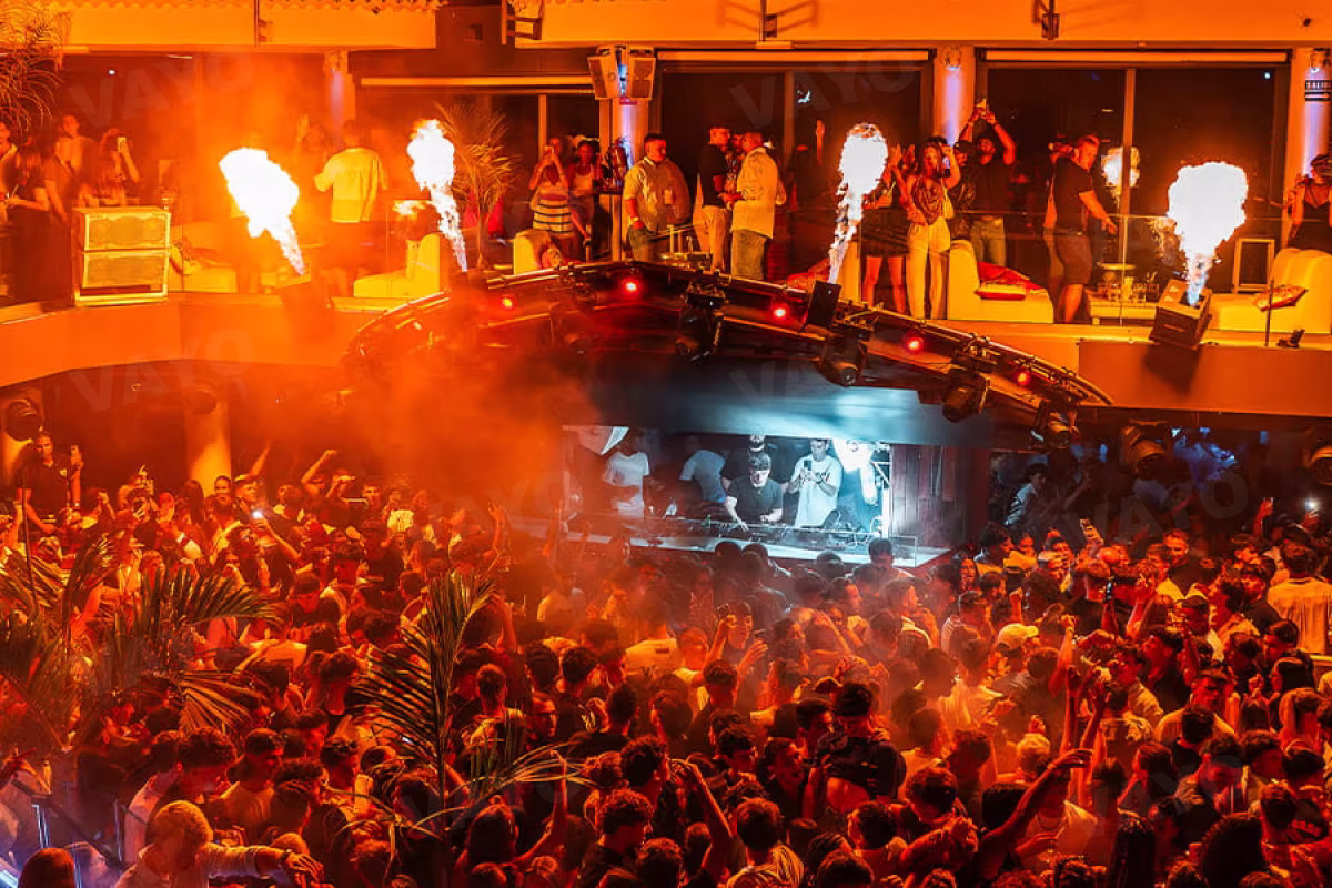 Papagayo Beach Club